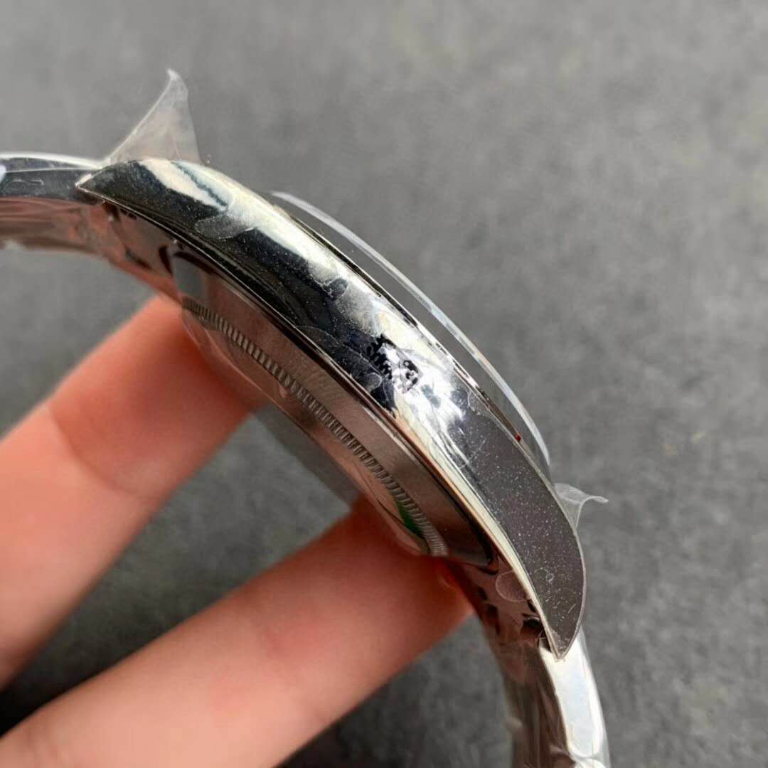Noob fabrikasından özel fiyatlarla Rolex saatler — 34. fotoğraf