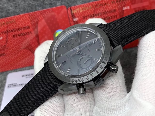 OM Factory Replica Omega Speedmaster Dark Side of the Moon “Black” Clone 9300 Mekanizmalı — 6. fotoğraf