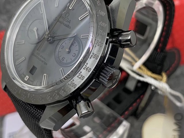 OM Factory Replica Omega Speedmaster Dark Side of the Moon “Black” Clone 9300 Mekanizmalı — 9. fotoğraf