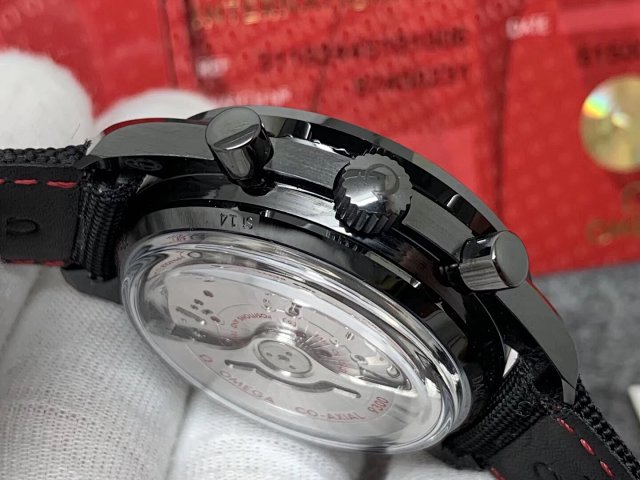 OM Factory Replica Omega Speedmaster Dark Side of the Moon “Black” Clone 9300 Mekanizmalı — 11. fotoğraf