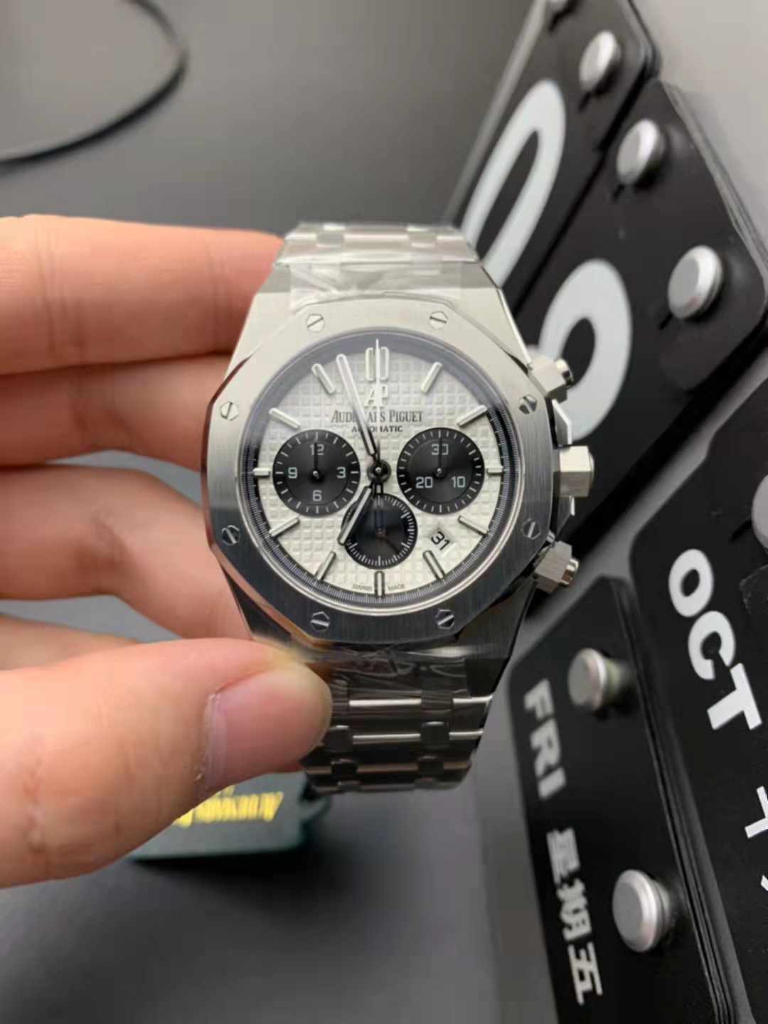 Replika Audemars Piguet Royal Oak Kronograf Siyah Yardımcı Kadranlar