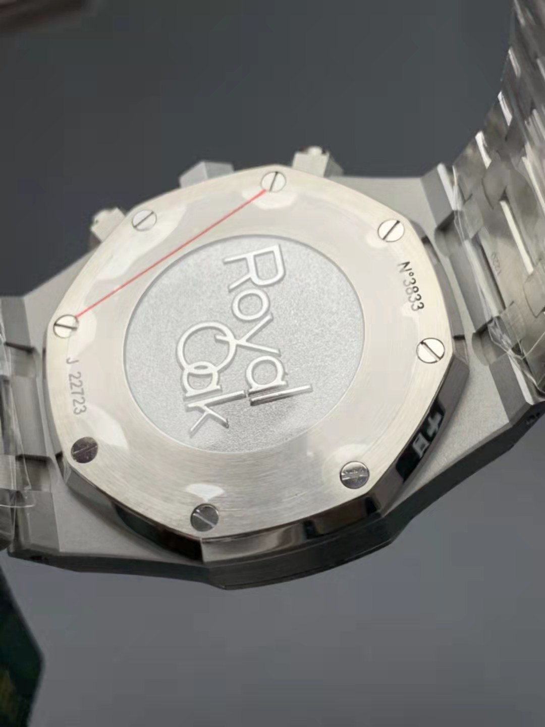 Audemars Piguet Royal Oak Kronograf Siyah Yardımcı Kadran-Kasa Arkası