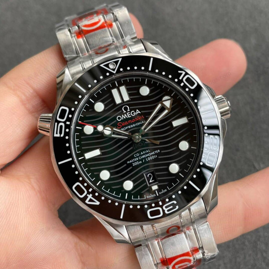OR Factory Omega Seamaster 300 ile VS Factory karşılaştırması: Hangisi daha iyi? — 2. fotoğraf