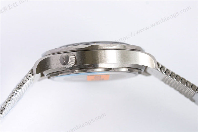 OR Factory Omega Seamaster 300 No Time to Die saat incelemesi — 7. fotoğraf