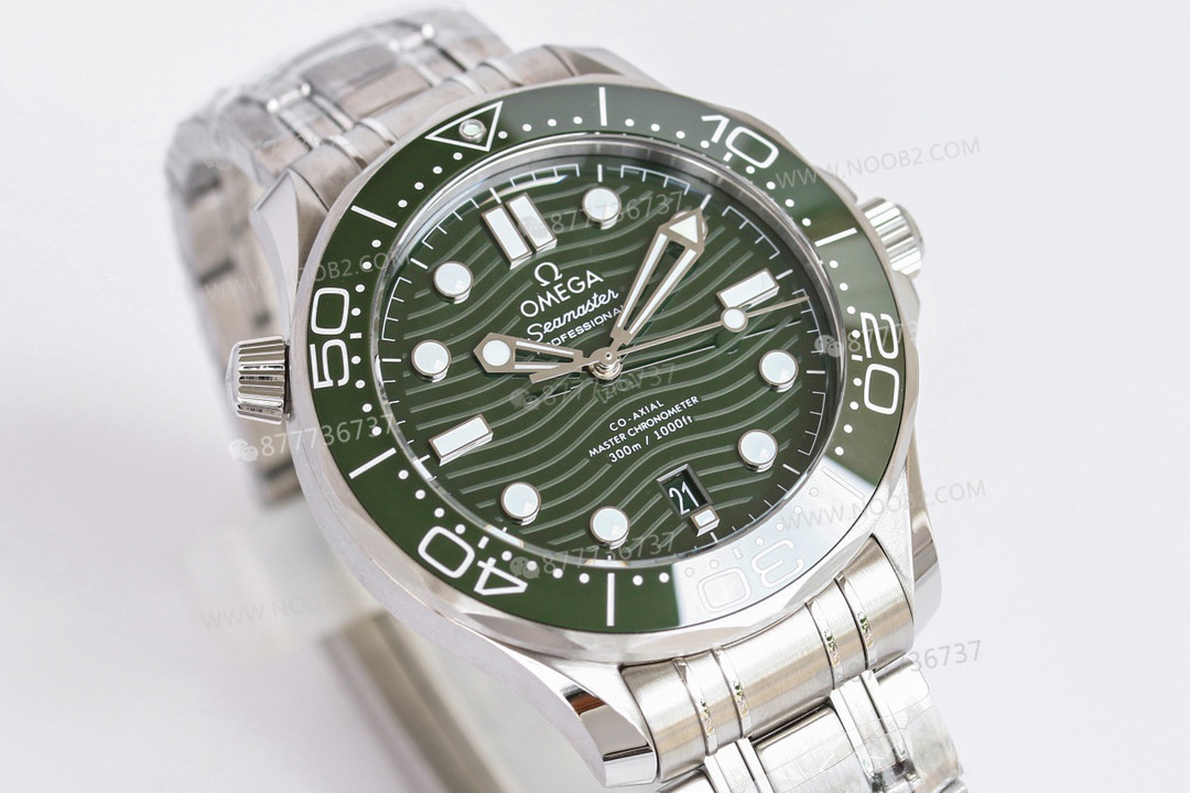 OR Factory Omega Seamaster 300 yeşil kadran – Yeşil Seamaster 300 kalitesi nasıl? — 2. fotoğraf