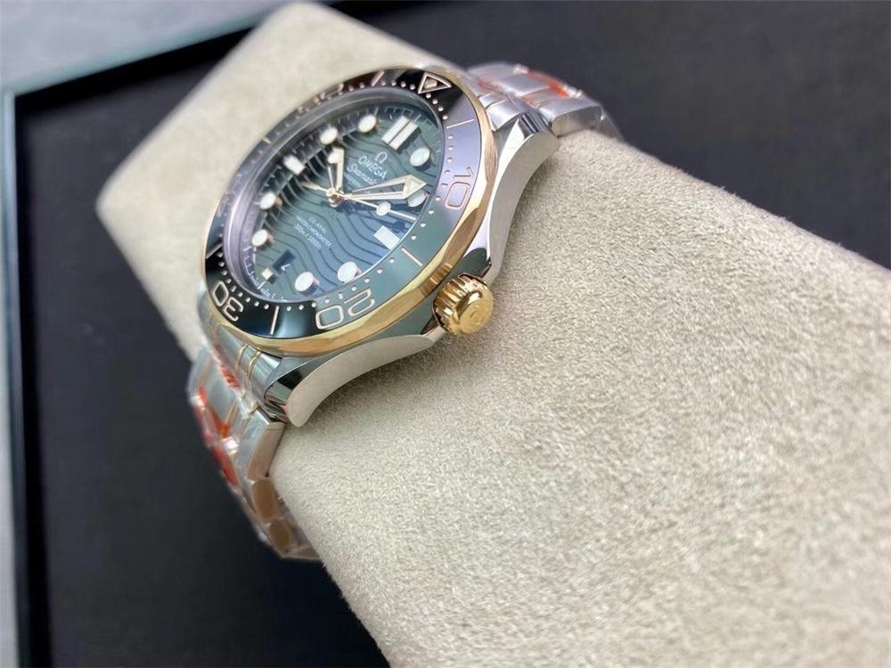 OR Factory Seamaster 300 çift renkli roze altın siyah kadran ile GF Factory arasındaki ilişki ne? — 7. fotoğraf