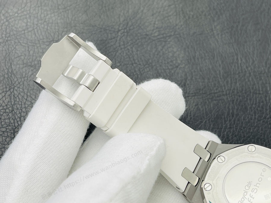orijinal kalıp kalitesinde Audemars Piguet AP67540 Royal Oak Offshore serisi 37 MM kuvars kadın saati (gümüş renk) incelemesi — 6. fotoğraf