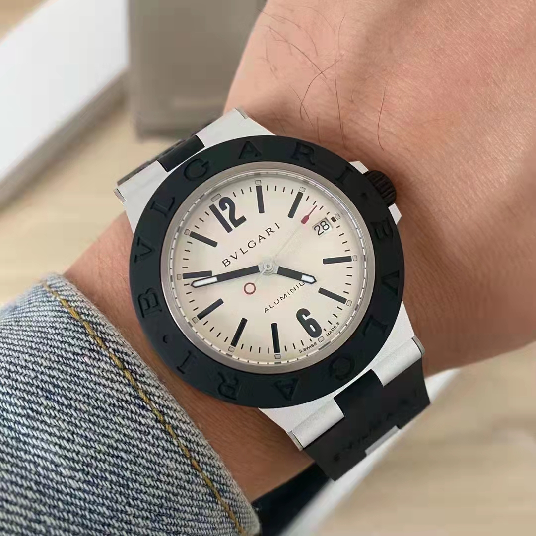 Bvlgari Aluminium Steve Aoki Kol Üstü Çekim