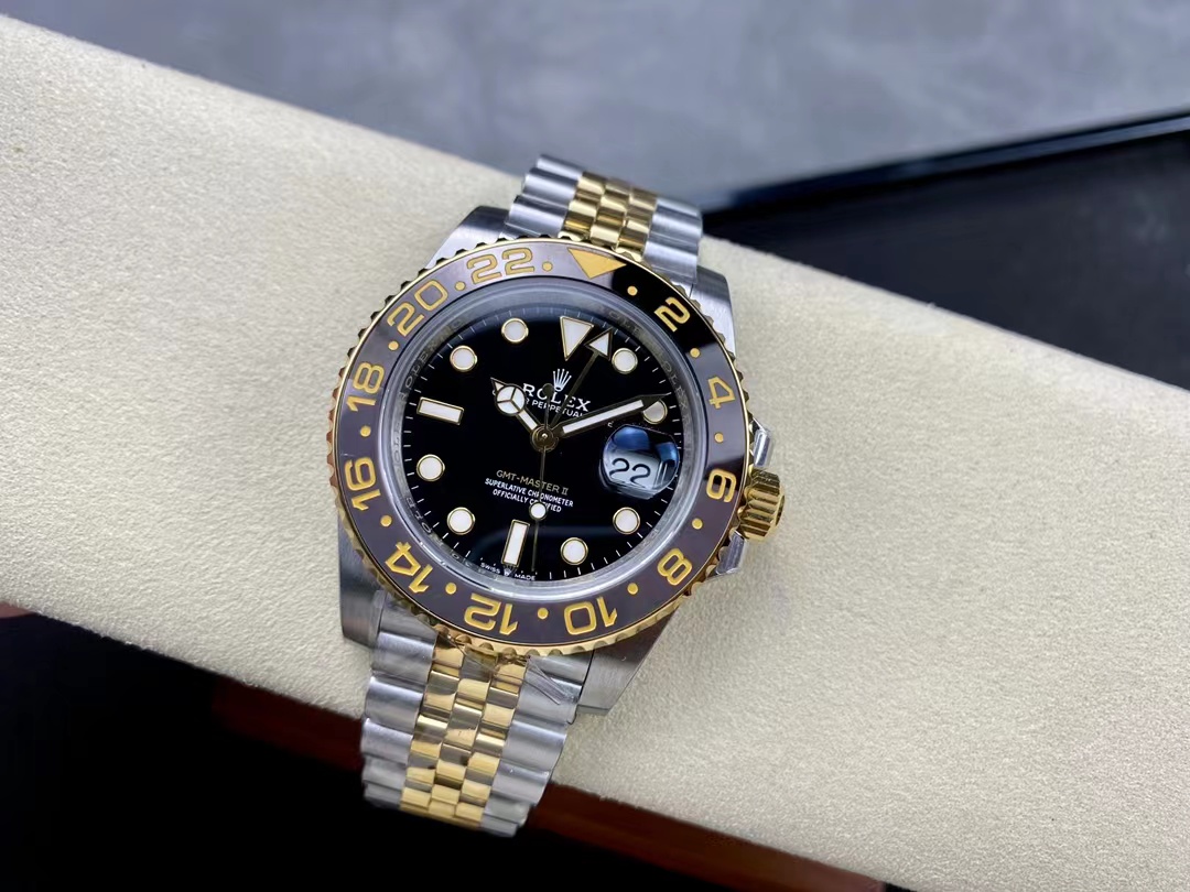 Rolex GMT-Master II 126713GRNR Jubilee Replika