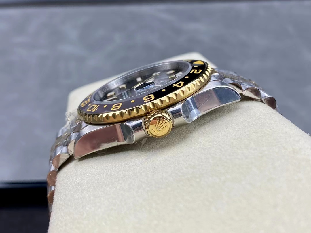 Rolex GMT-Master II 126713GRNR Kurma Kolu