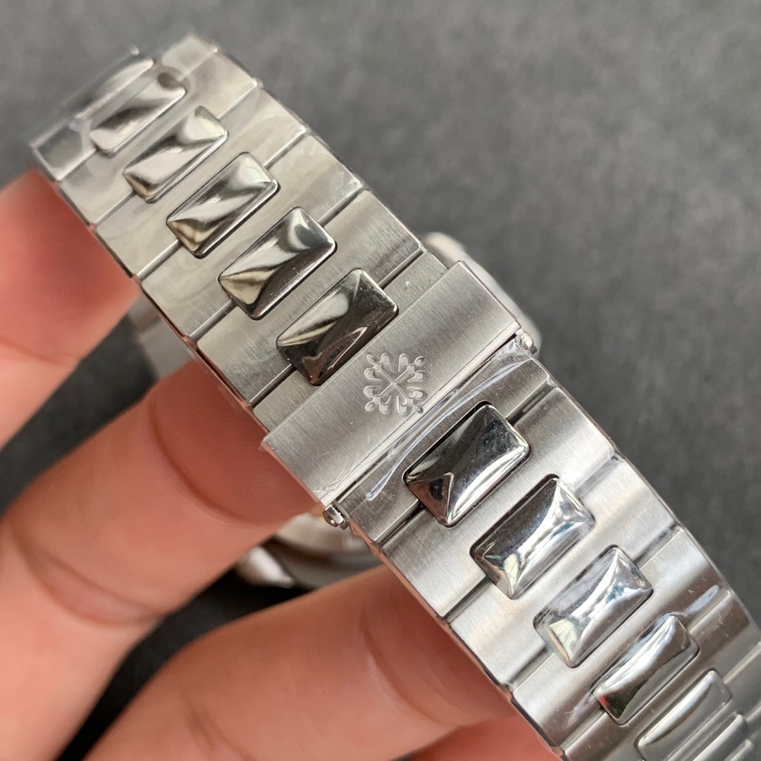 Patek Philippe Nautilus 5711 Karşılaştırma İncelemesi: PPF, MK ve PF — 6. fotoğraf