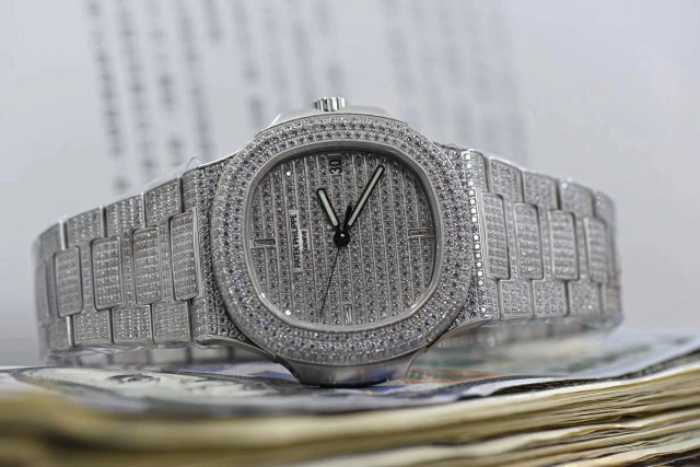 Replika Patek Philippe Nautilus Full Pırlanta Saat