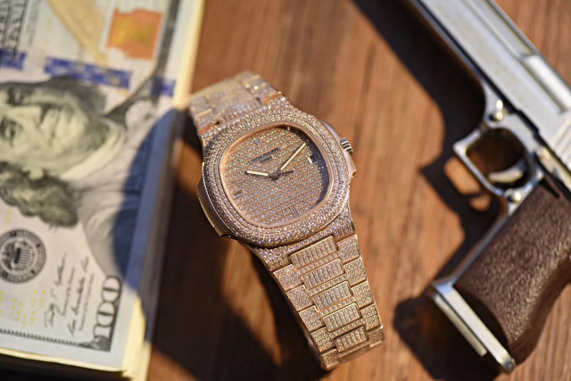 Replika Patek Philippe 5711 Full Pırlanta Roze Altın