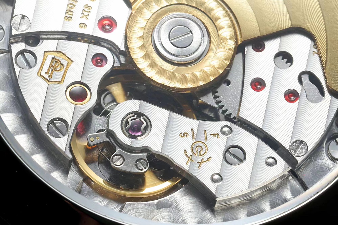 PPF Factory 2025 yılının en iddialı önerisi! Yeni "çelik kral" Patek Philippe Ref.5726/1A Nautilus yıllık takvim saati resmen tahta çıkıyor! — 30. fotoğraf