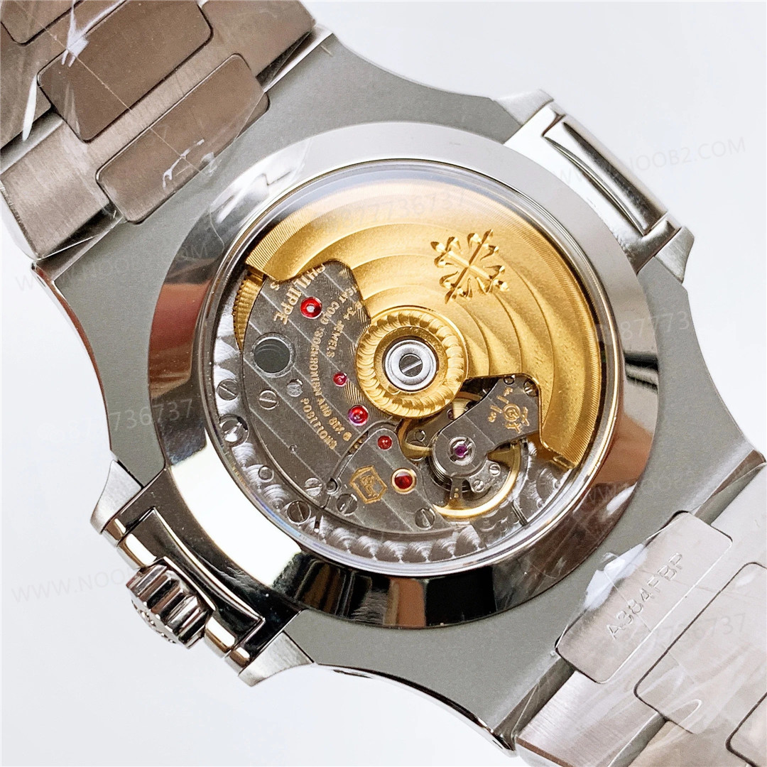 PPF Factory Patek Philippe Nautilus 5726 yıllık takvim saati üzerine — 8. fotoğraf