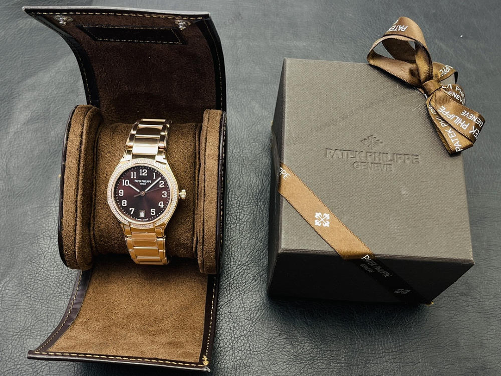 PPF Factory Patek Philippe Twenty~4 Serisi 7300 göz kamaştıran çıkışıyla — 1. fotoğraf