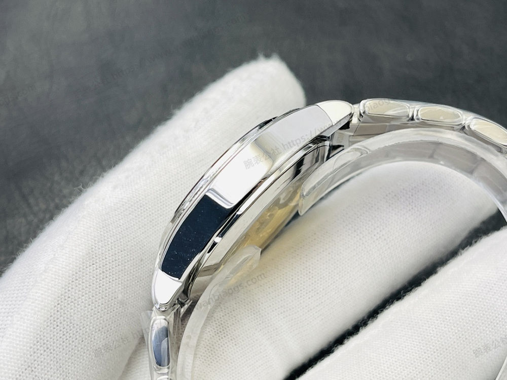 PPF Factory Patek Philippe Twenty~4 serisi 7300 göz kamaştıran şıklığıyla sahnede — 2. fotoğraf