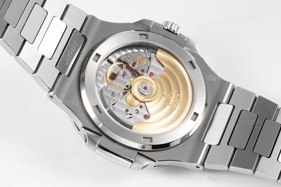 PPF Factory Patek Philippe zeytin yeşili kadranlı Nautilus 5711 - 330 mekanizmasına yükseltildi — 9. fotoğraf