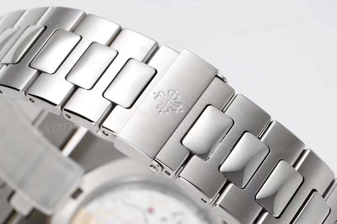 PPF Factory Patek Philippe zeytin yeşili kadranlı Nautilus 5711 - 330 mekanizmasına yükseltildi — 10. fotoğraf