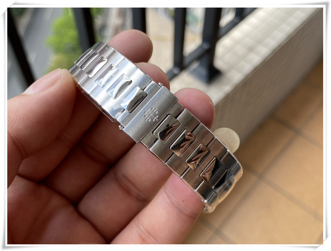 PPF Factory v4 sürümü Patek Philippe Nautilus 5711 replika saat gerçek çekim incelemesi — 7. fotoğraf