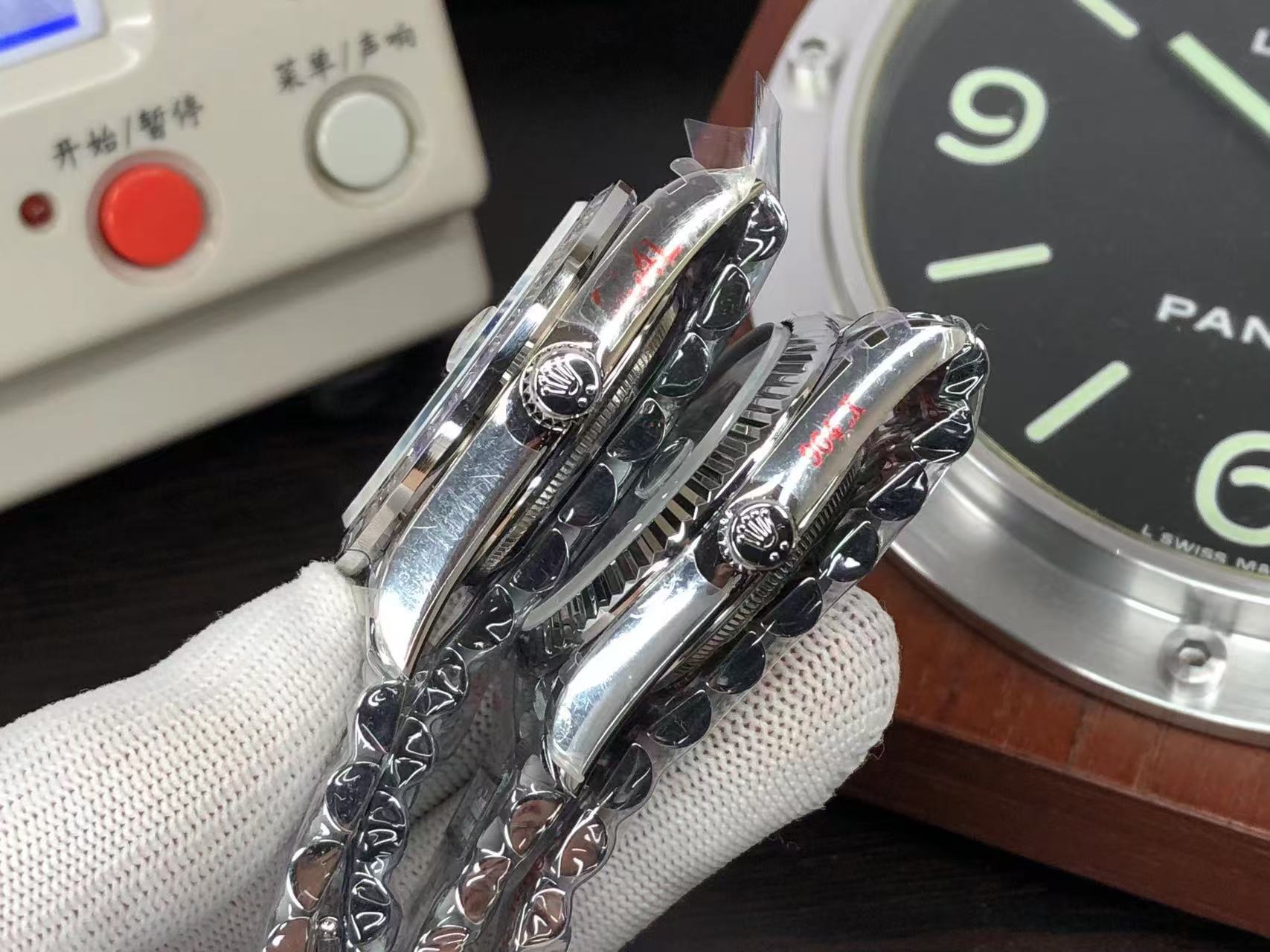 QF Day-Date vs GM Day-Date — 14. fotoğraf