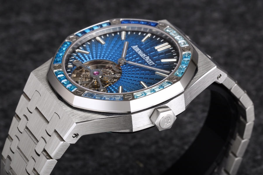 R8 Factory Audemars Piguet Royal Oak Serisi AP26521PT.YY.1220PT.01 (Tourbillon) V3 Versiyonu İnceleme — 5. fotoğraf