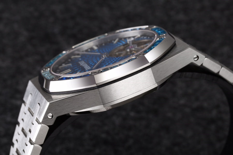 R8 Factory Audemars Piguet Royal Oak Serisi AP26521PT.YY.1220PT.01 (Tourbillon) V3 Versiyonu İnceleme — 7. fotoğraf