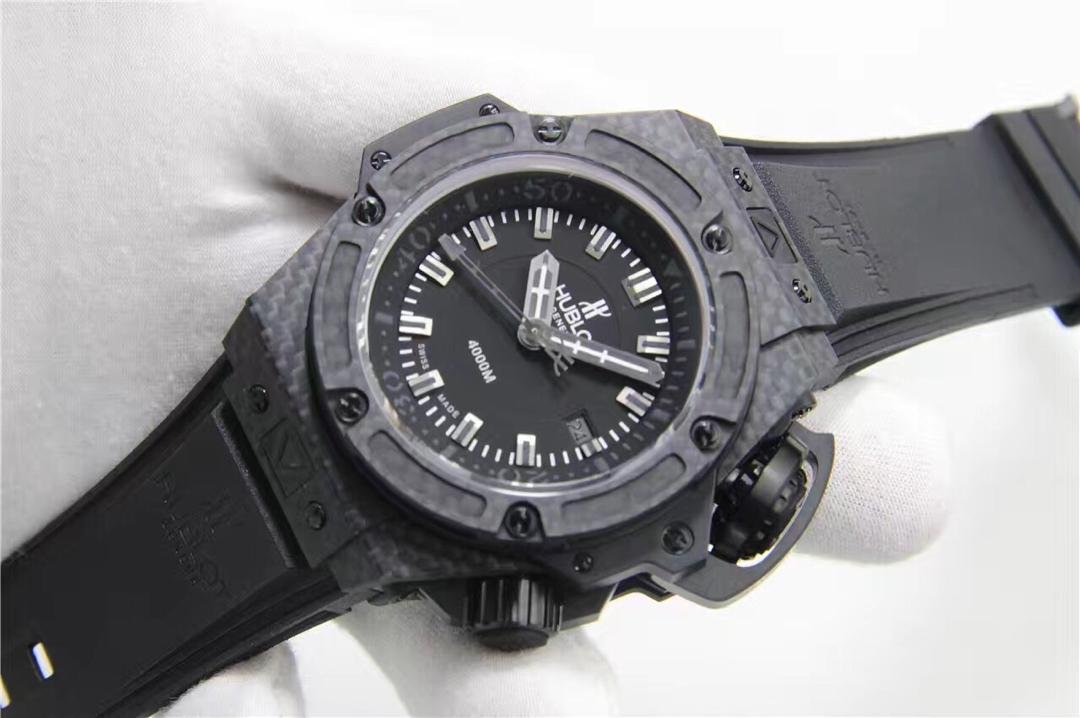 Replika Hublot King Power Karbon Fiber