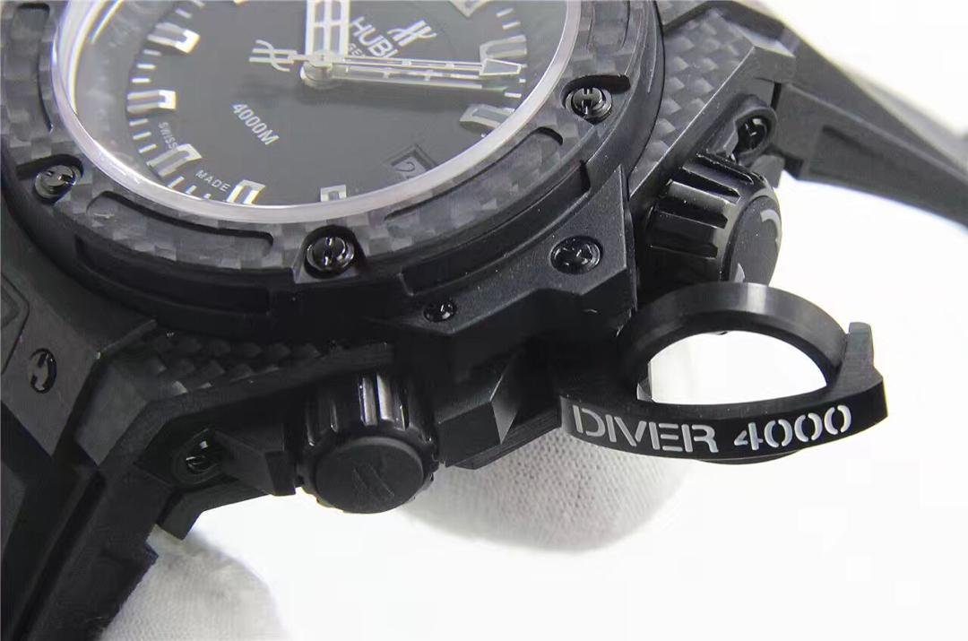 Replika Hublot King Power Diver 4000