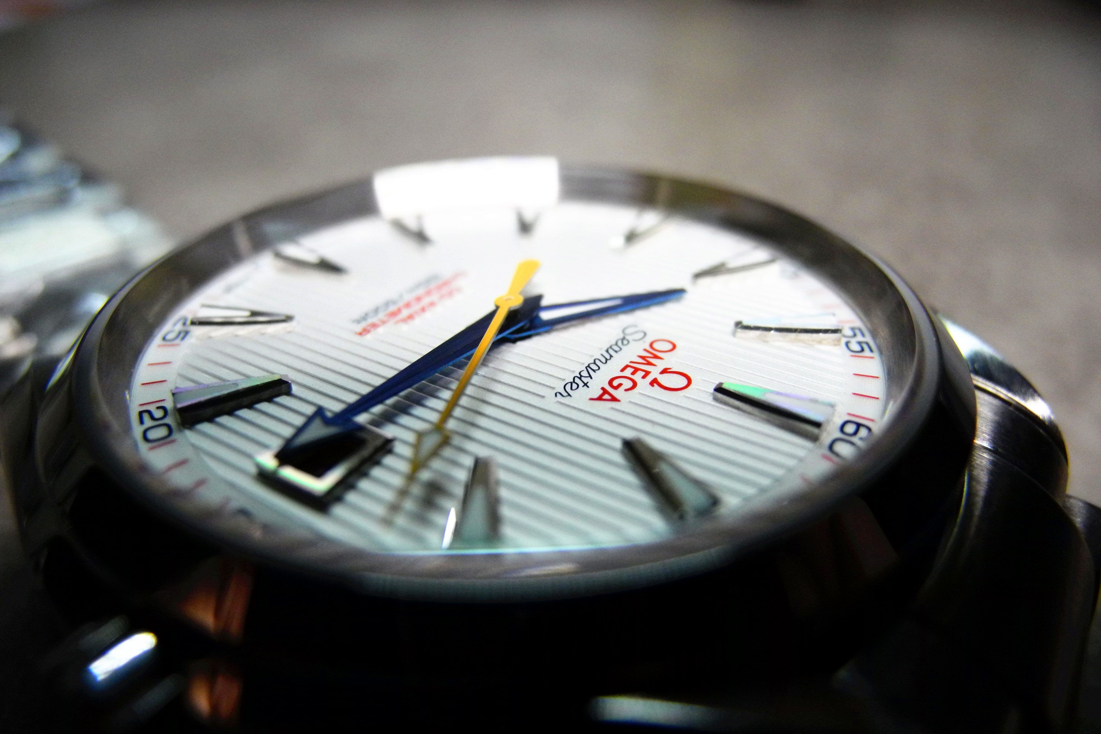 Omega Aqua Terra 150M Straiped Kadran