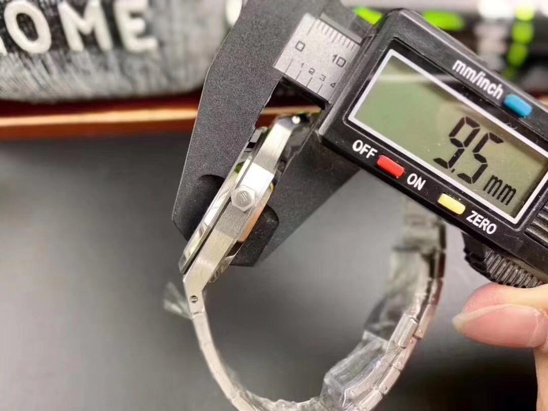 Replika çelik saat Audemars Piguet AP15 202XF Factory ile JF Factory karşılaştırması: hangisi daha iyi? — 5. fotoğraf