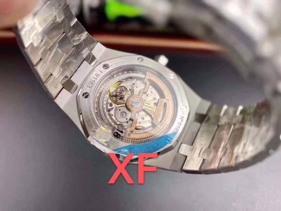 Replika çelik saat Audemars Piguet AP15 202XF Factory ile JF Factory karşılaştırması: hangisi daha iyi? — 7. fotoğraf