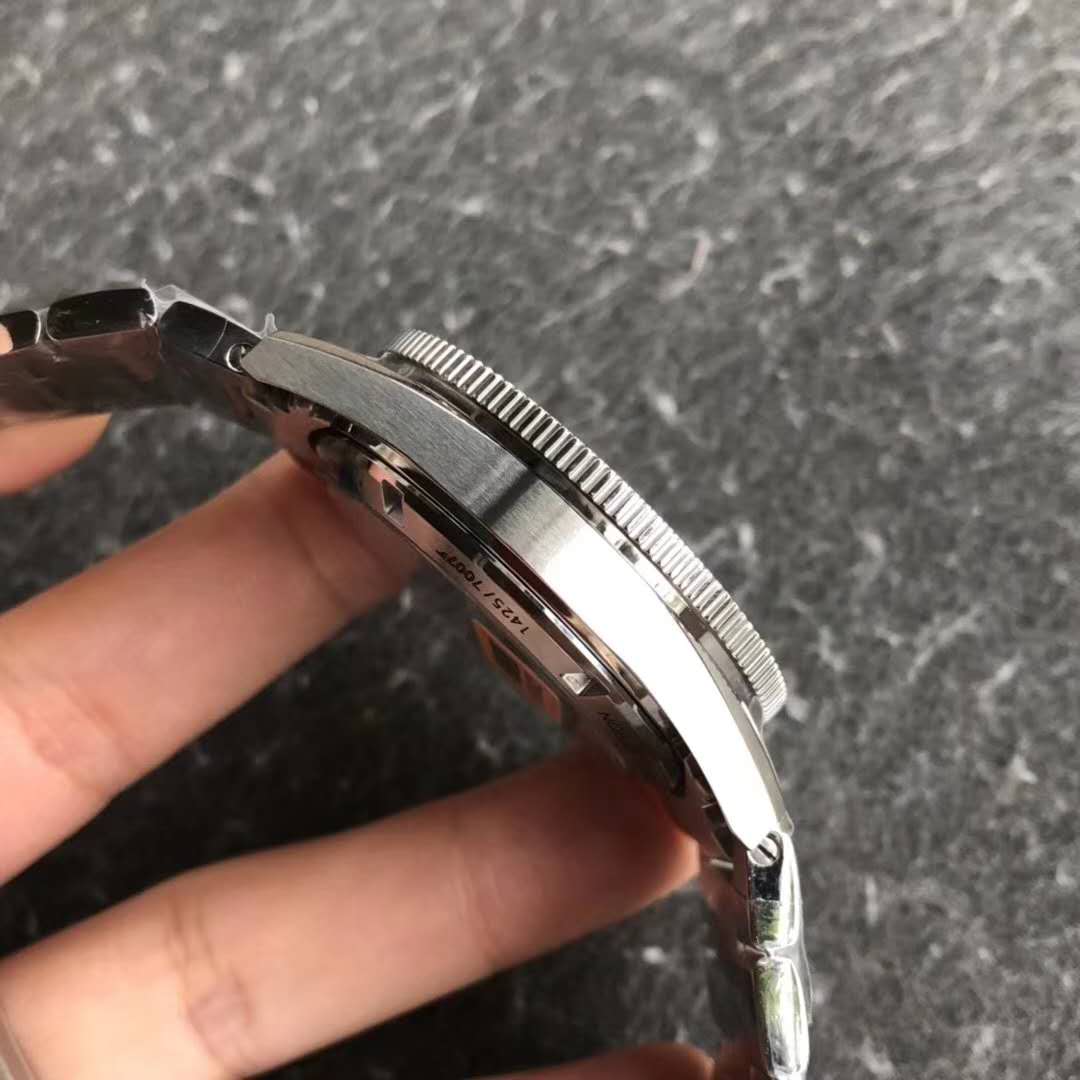 Omega Spectre Özel Seri Kasa