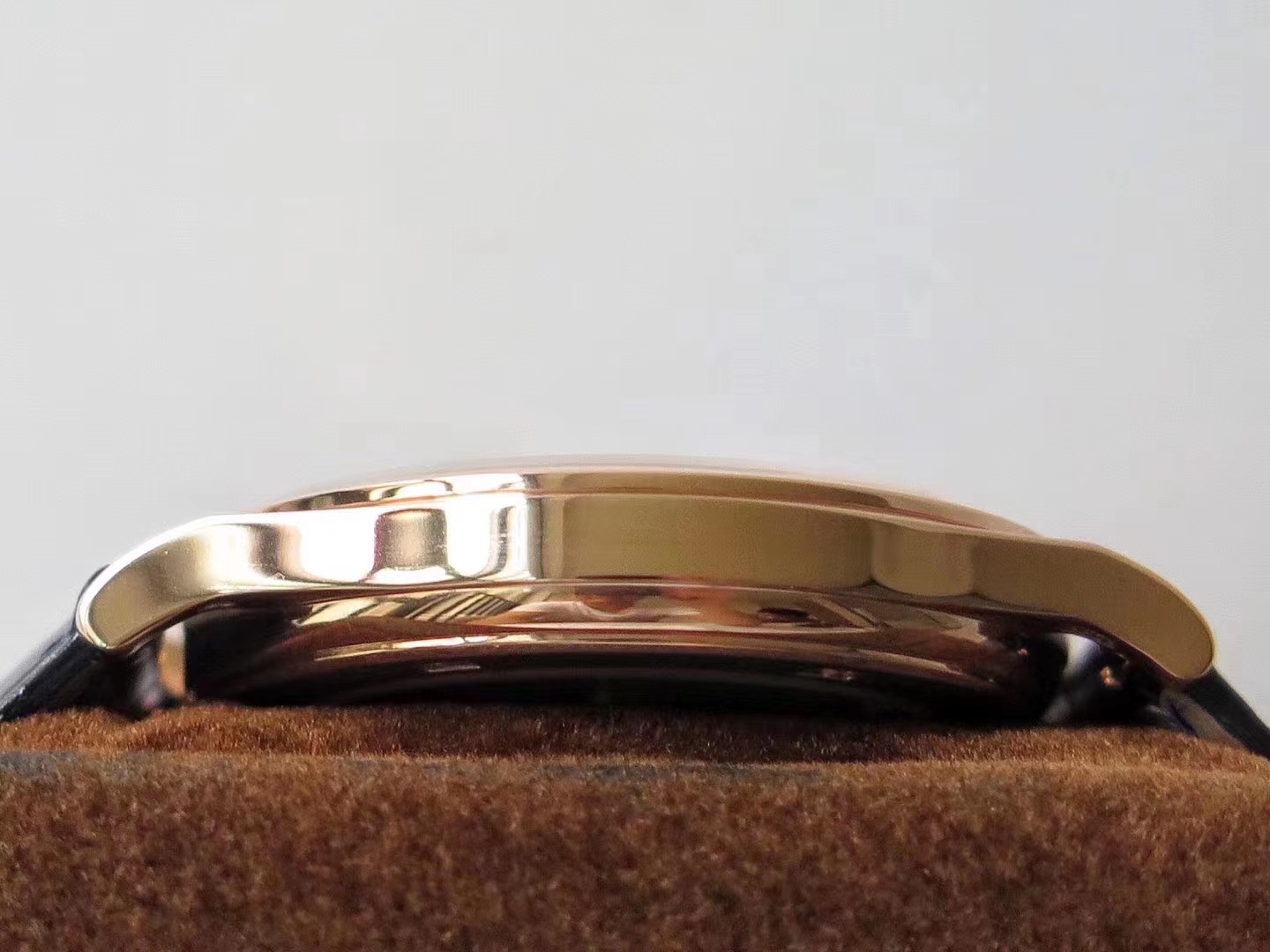 Patek Philippe 5296R Roze Altın Kasa Yanı