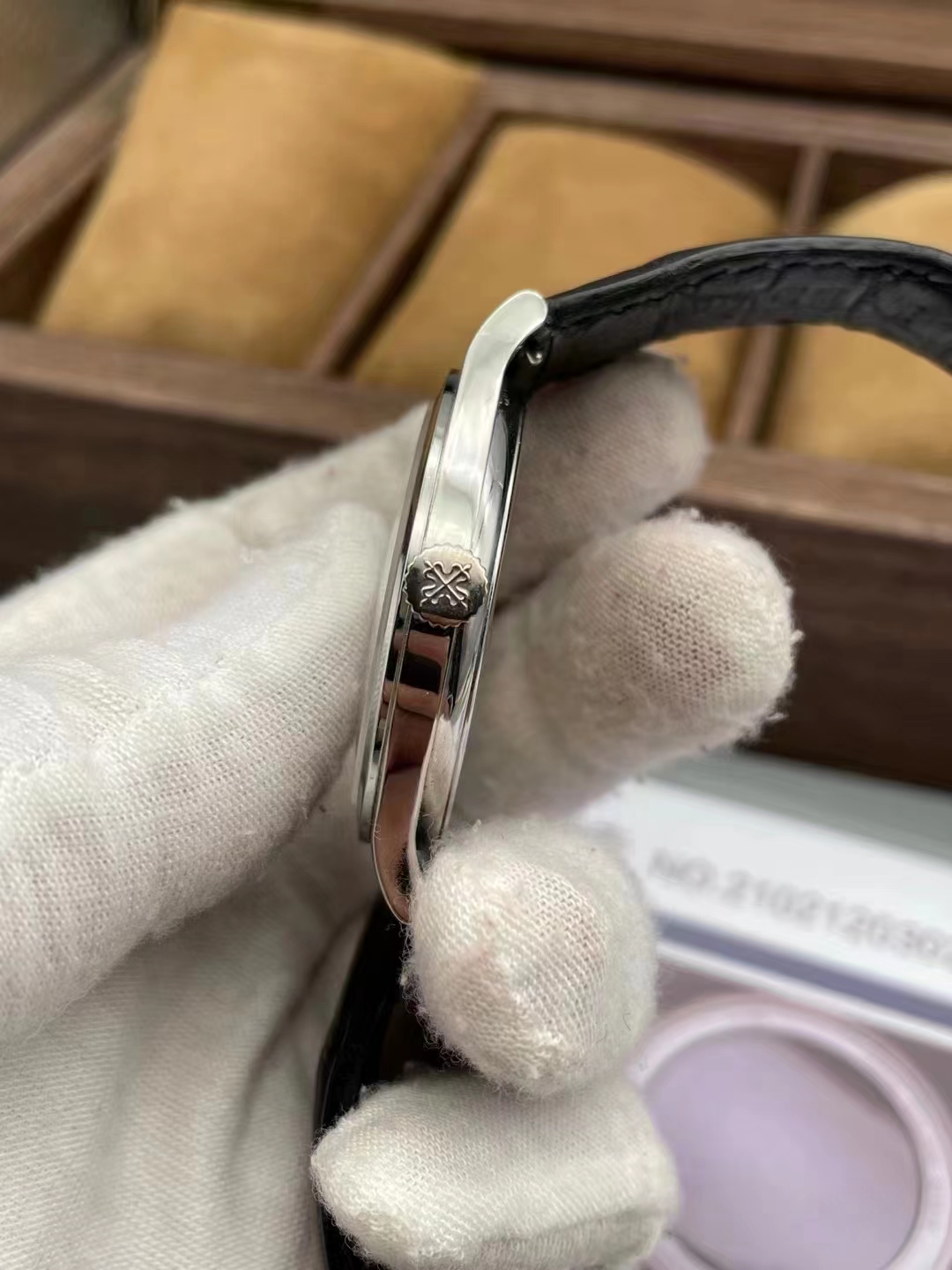 Replika Patek Philippe Calatrava 5296R Rose Gold Saat — 14. fotoğraf