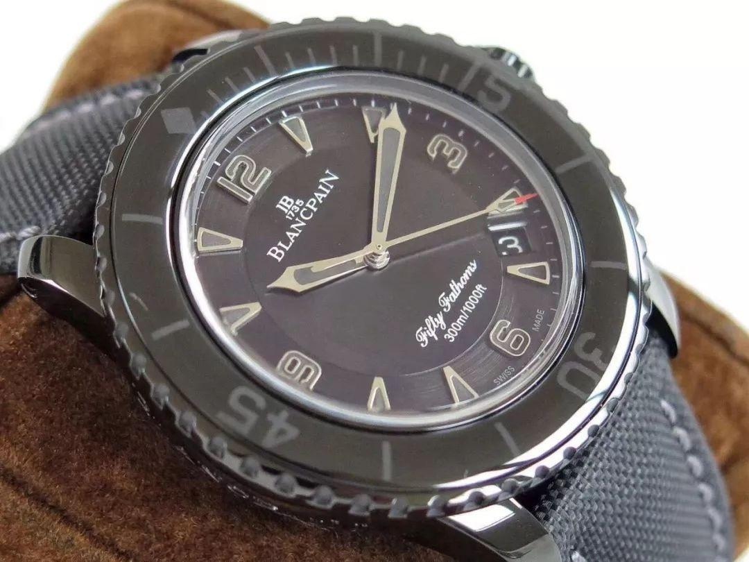 Replika saat ZF Factory Blancpain yeni Fifty Fathoms Black Vader söküm ve orijinalle karşılaştırmalı inceleme: ilk bakışta belli olur mu? — 13. fotoğraf