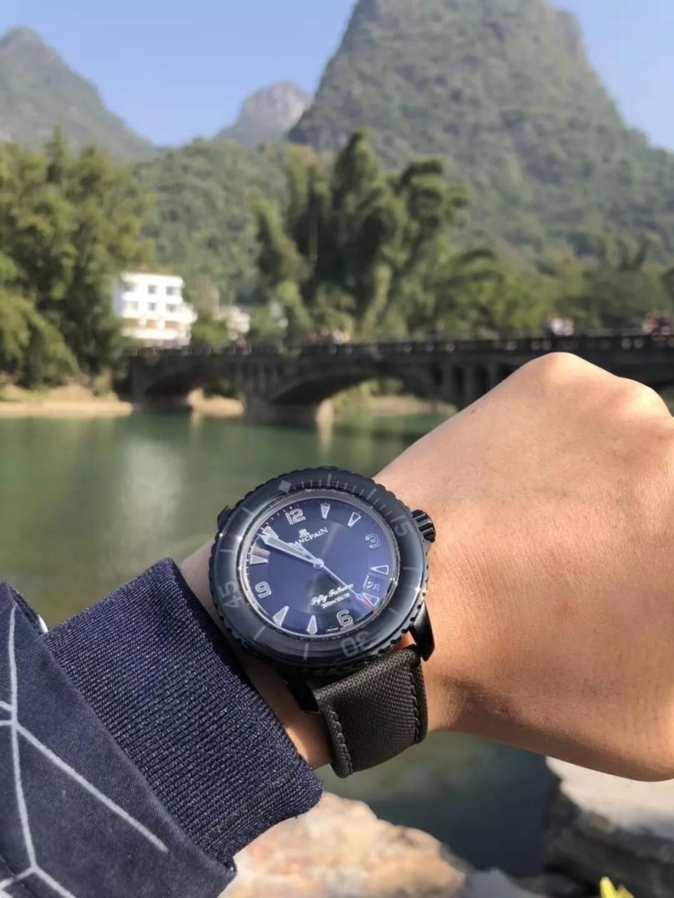 Replika saat ZF Factory Blancpain yeni Fifty Fathoms Black Vader söküm ve orijinalle karşılaştırmalı inceleme: ilk bakışta belli olur mu? — 18. fotoğraf