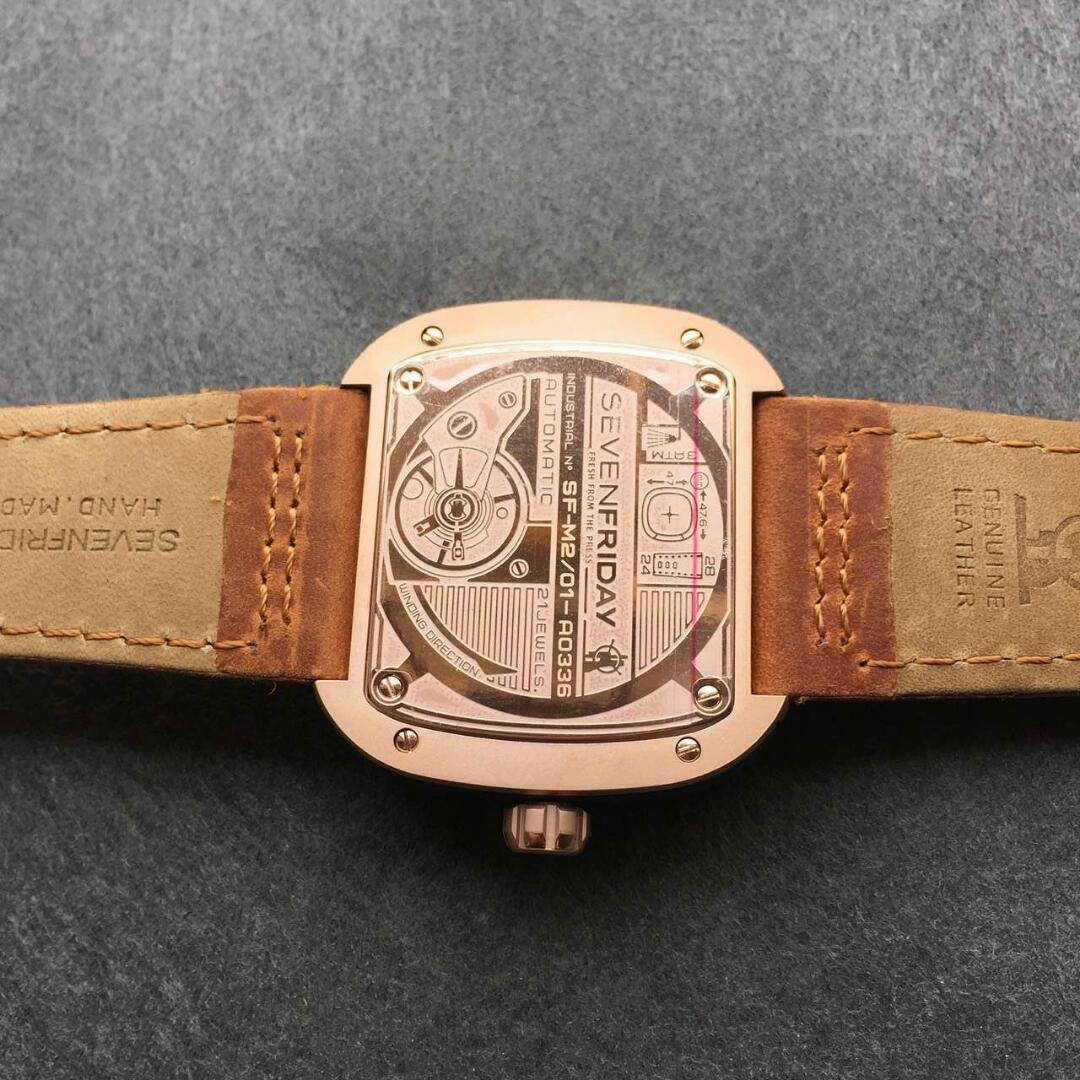 SevenFriday Altın Rengi Kasa Arkası