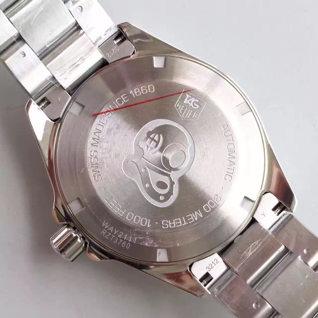 Tag Heuer Aquaracer Kasa Arkası