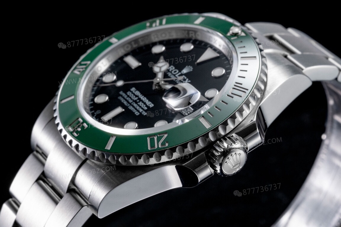RF Factory Rolex yeni yeşil Submariner, orijinaliyle karşılaştırınca ilk bakışta belli olur mu? — 23. fotoğraf