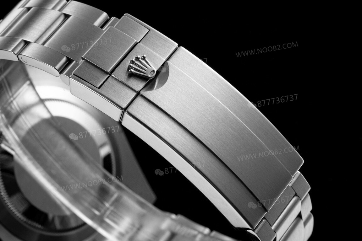 RF Factory Rolex yeni yeşil Submariner, orijinaliyle karşılaştırınca ilk bakışta belli olur mu? — 28. fotoğraf