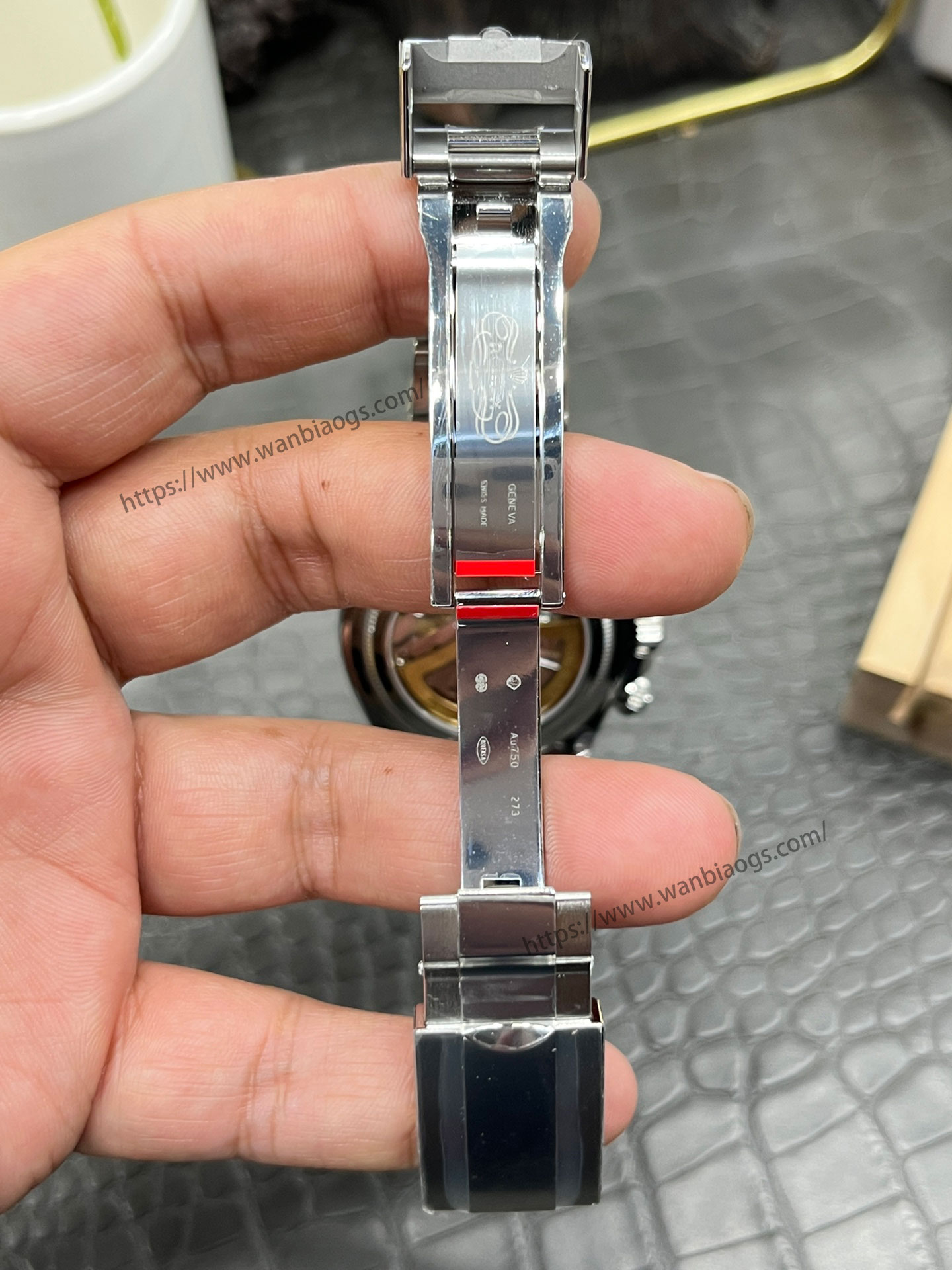Rolex Daytona 4131 mekanizmalı yeni model: Clean ile orijinalin doğal ışık altında derinlemesine karşılaştırması — 8. fotoğraf