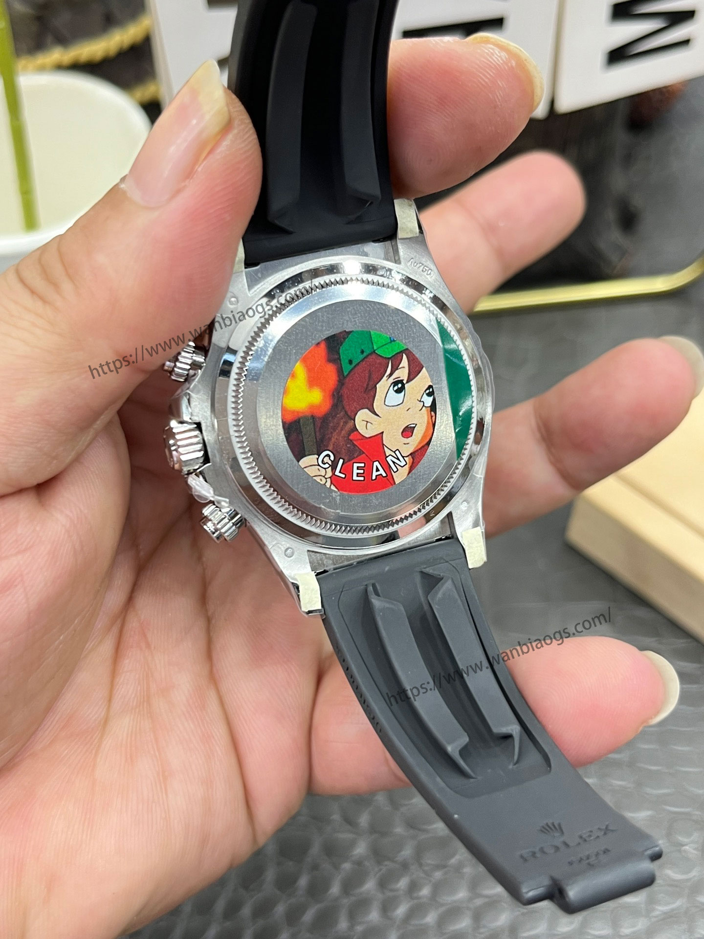 Rolex Daytona 4131 mekanizmalı yeni model: Clean ile orijinalin doğal ışık altında derinlemesine karşılaştırması — 35. fotoğraf
