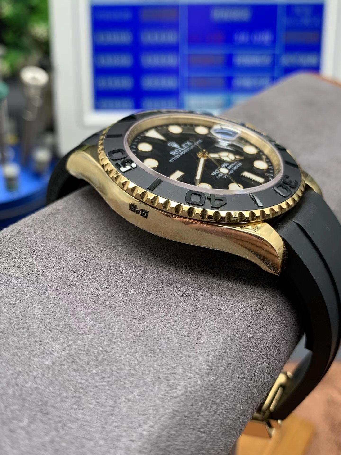 Rolex YachtMaster 226658 Sarı Altın Kasa