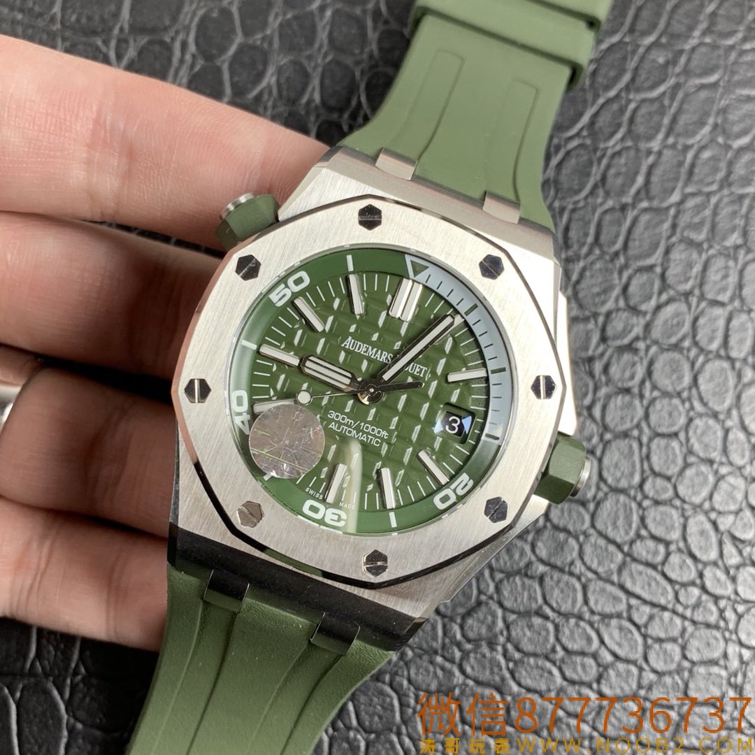Royal Oak Offshore JF15710 Askeri Yeşil Replika Saat Gerçek Çekim İncelemesi — 4. fotoğraf