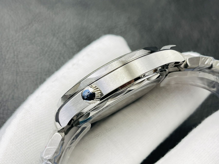 SBF Factory Omega Seamaster 300M "Yeşil Su Hayaleti" saat incelemesi — 7. fotoğraf