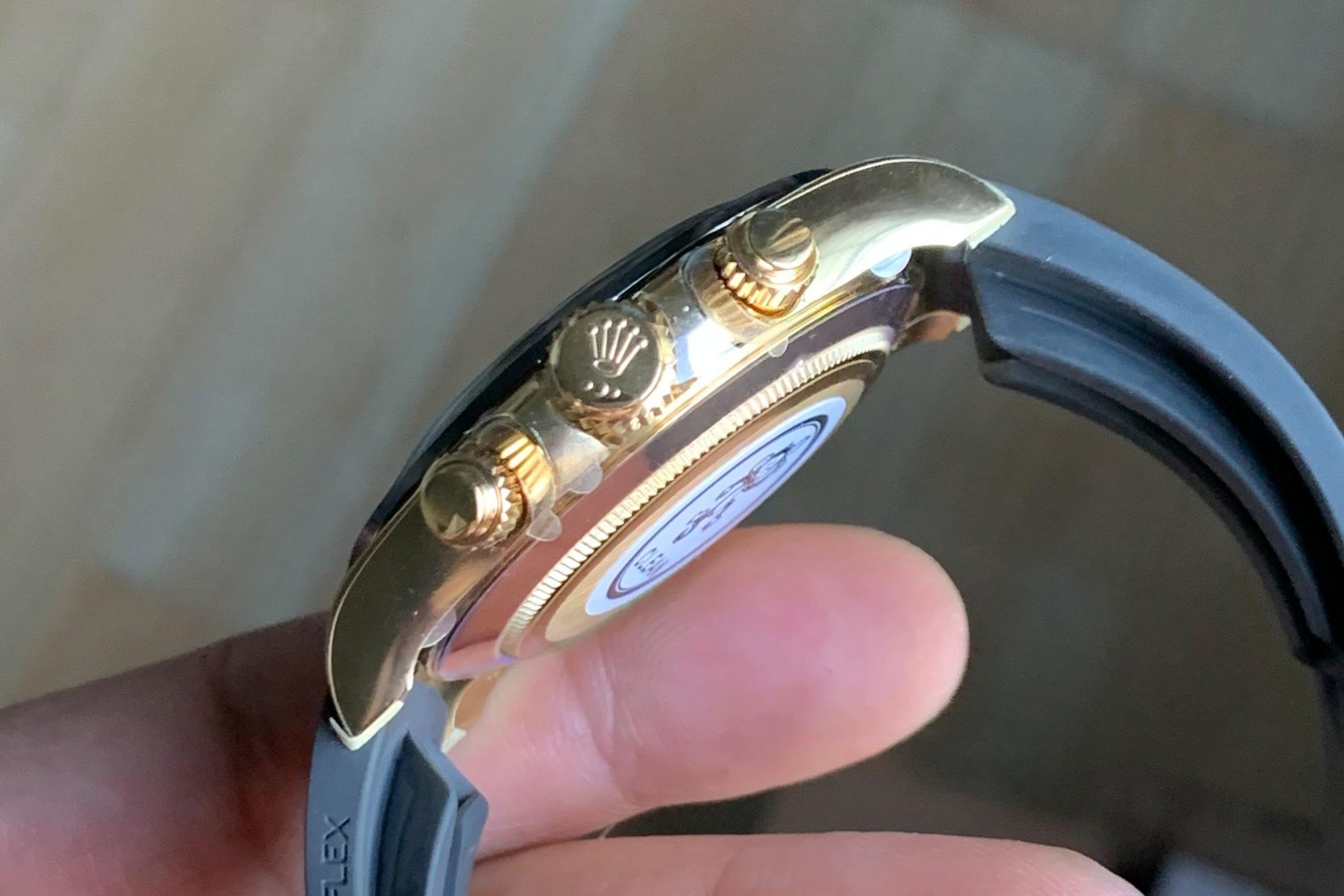 Shawn Yue'nin taktığı Clean Rolex Daytona 116518: altın rengi gerçeğe ne kadar yakın? — 7. fotoğraf