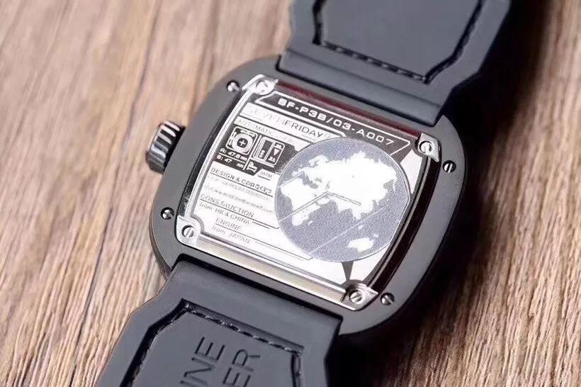 SV Factory SEVENFRIDAY (Seven Friday) P3B/06 Kırmızı Kadran Replika Versiyonun Orijinaliyle Karşılaştırmalı İncelemesi — 15. fotoğraf