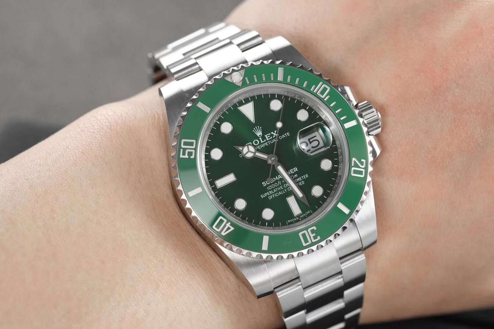 ZZF Rolex Yeşil Submariner Kol Üstü Çekim