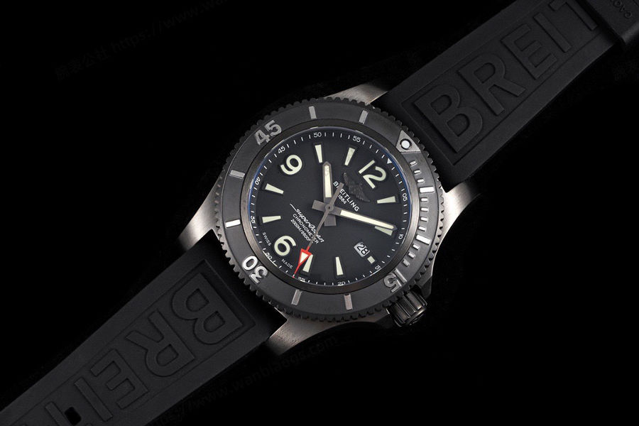 TF Factory Breitling Superocean serisi M17368B71B1S1 saatin incelemesi — 3. fotoğraf
